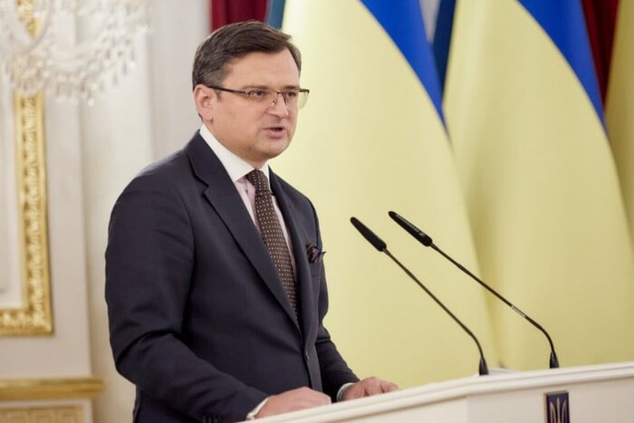 Украинские посольства получили 17 писем