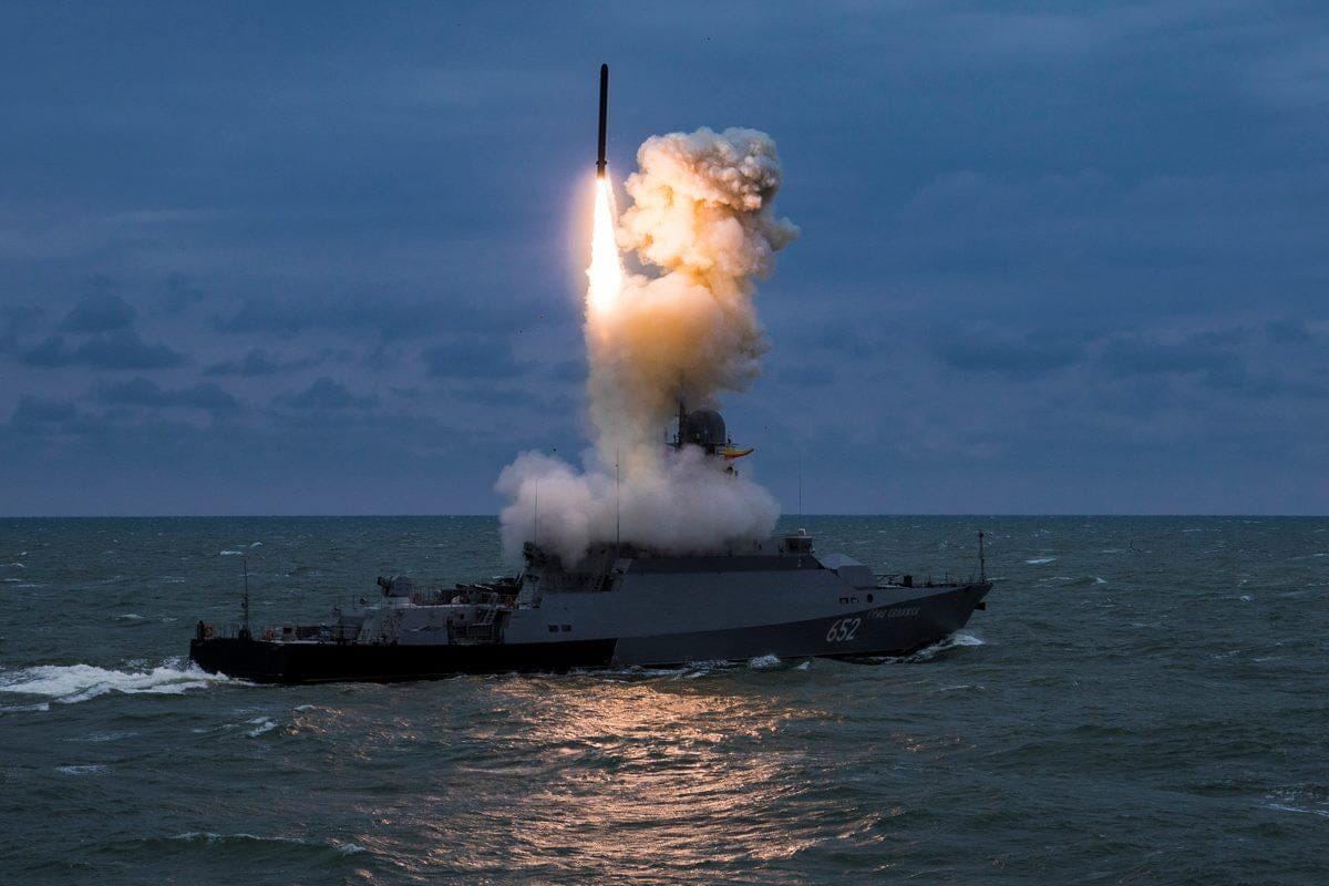 В Черном море Россия держит наготове 24 крылатые ракеты