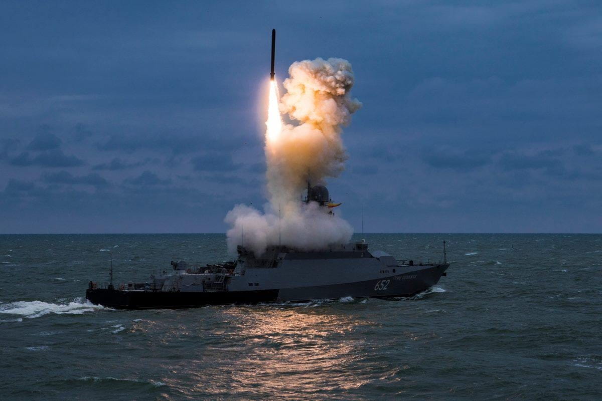 В Черном море оккупанты держат наготове 24 ракеты типа "Калибр"