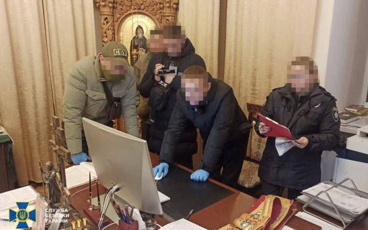 На Буковине в епархии УПЦ московского патриархата нашли ноутбук с детской порнографией
