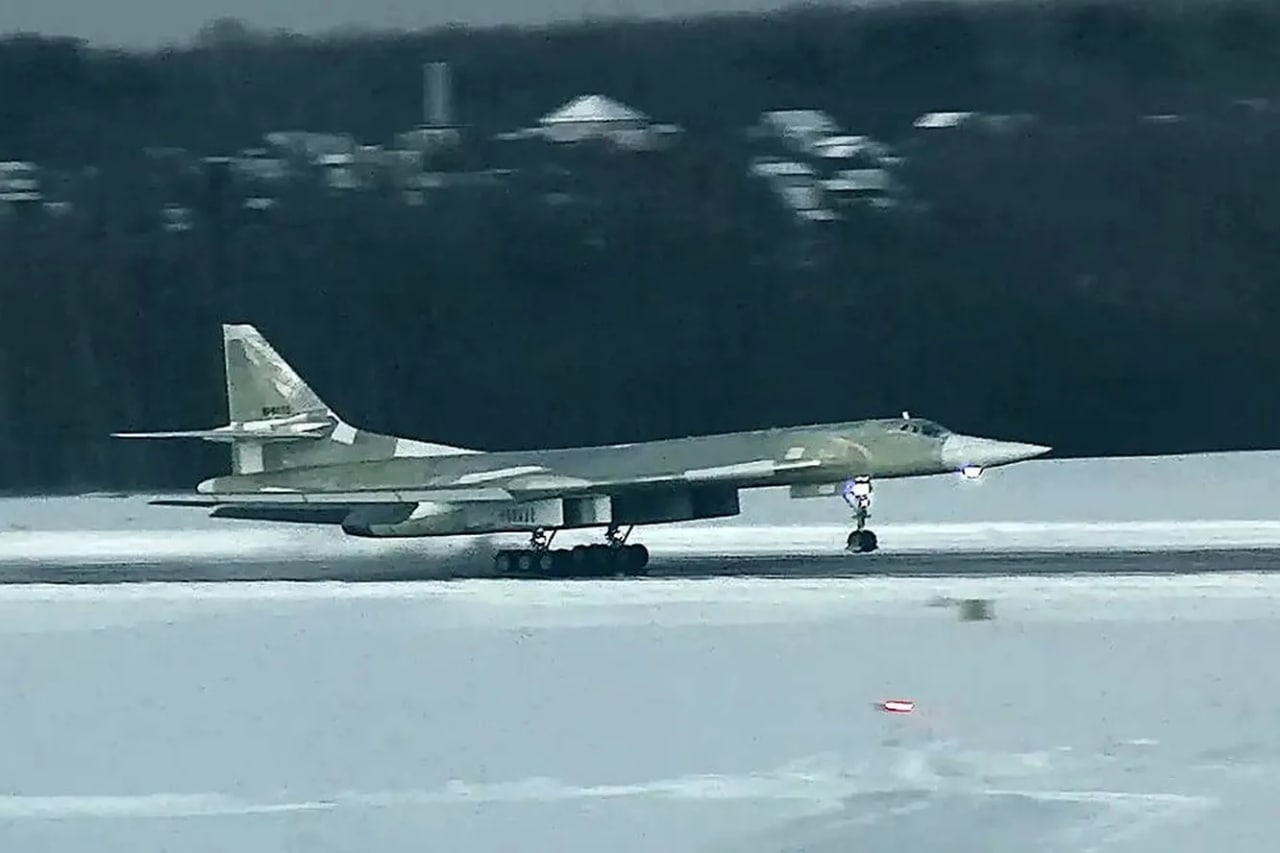 Белорусские военные летчики будут обучены управлению самолетами, на которые установлены ракеты "со специальной боевой частью", — Путин