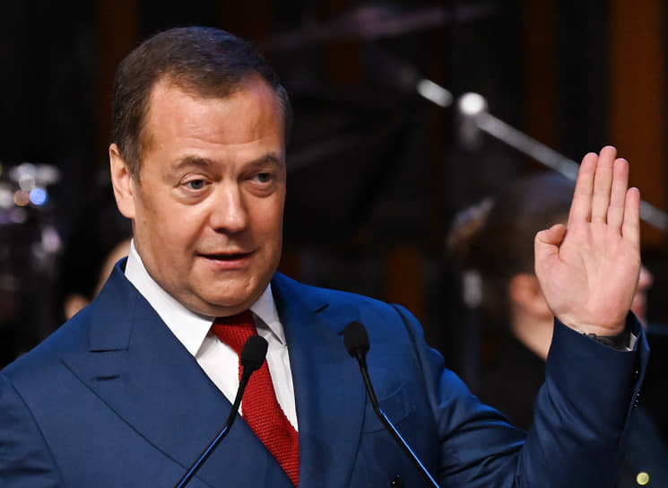 Путин назначил Медведева на новую