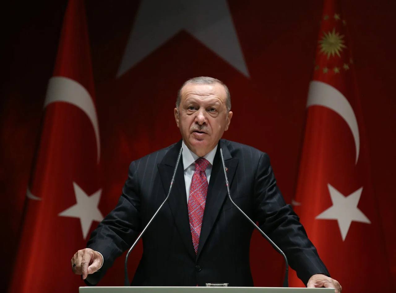Завтра президент Турции Реджеп Тайип Эрдоган планирует провести телефонные разговоры с Владимиром Зеленским и Владимиром Путиным, — представитель турецкого президента