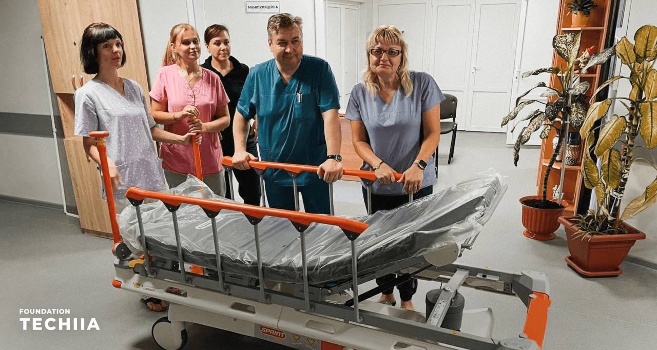 Помогли нашим медикам: Олег Крот и «Фундация Течия» обновили оборудование в 9 больницах за прошлый год