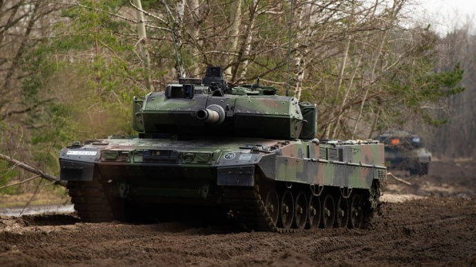 Польша намерена передать Украине небольшое количество танков Leopard 2, — глава Бюро международной политики Польши