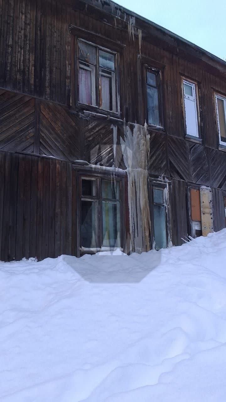 Ничего необычного, просто россияне вынуждены жить в доме, который должны были снести 31 год назад