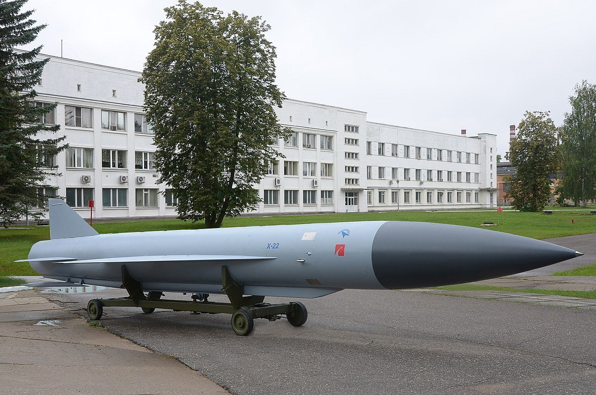 ❗️У России имеются сотни ракет Х-22, одна из которых недавно попала в многоквартирный дом в Днепре, но Украина пока не имеет средств для их сбития, — Юрий Игнат