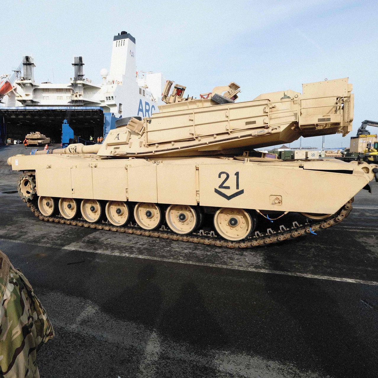 Администрация Джо Байдена склоняется к отправке значительного количества танков Abrams M1 в Украину, - пишет WSJ со ссылкой на официальных лиц США