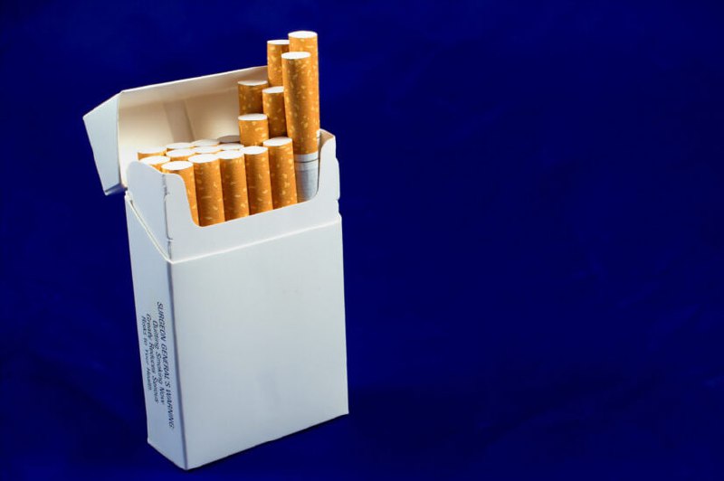 В Украине могут запретить покупать сигареты и алкоголь за наличные, – замруководителя ОП Ростислав Шурма