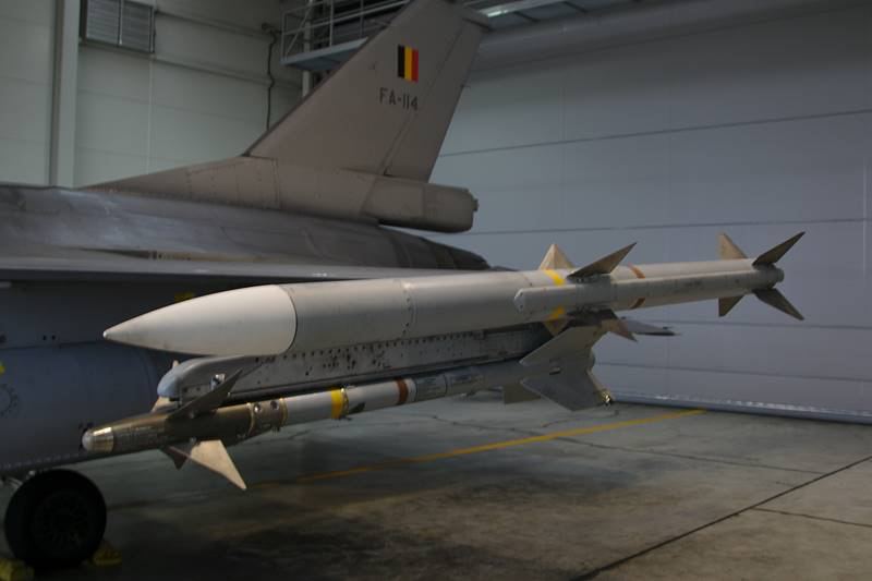 Бельгия передаст Украине ракеты AIM-120 AMRAAM для NASAMS и стрелковое оружие, - L'Echo