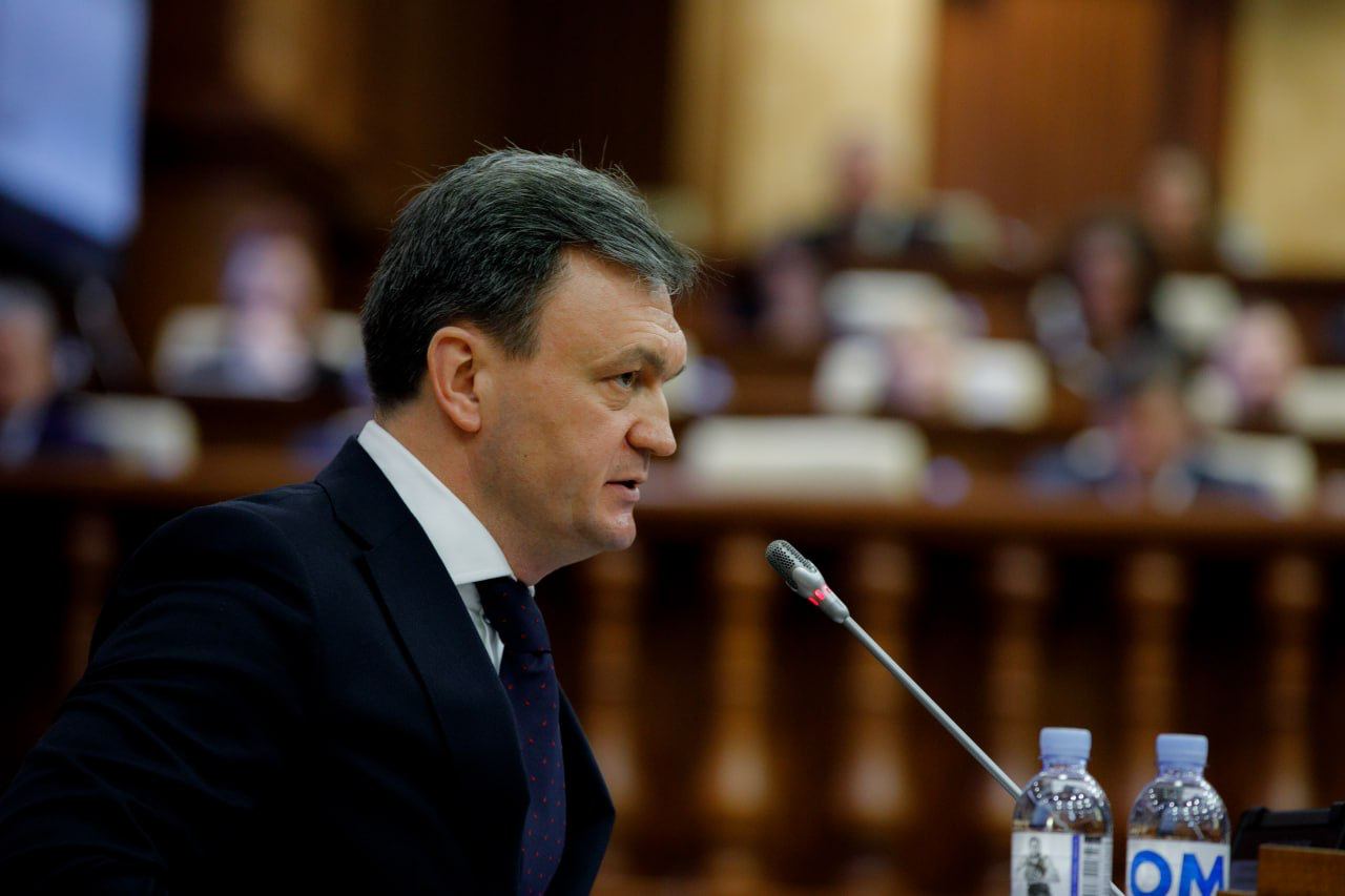 Парламент Молдовы утвердил новое правительство во главе с Дорином Речаном, экс-министром МВД и советником президента по национальной безопасности