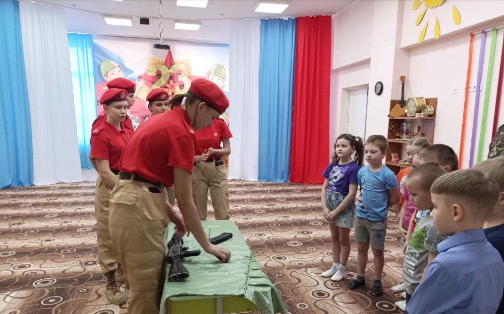 В детском саду в Красноярском крае провели занятие по строевой подготовке