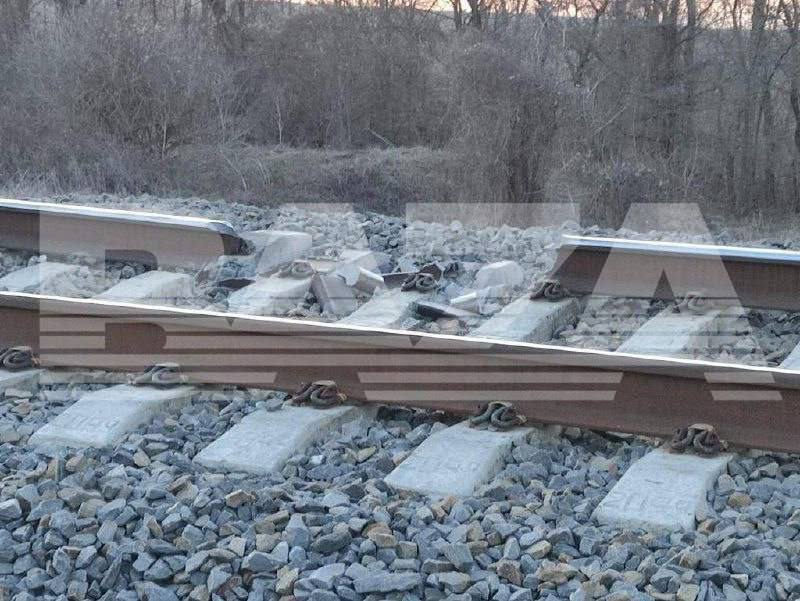 В Крыму подорвали часть железной дороги, - пишут россми