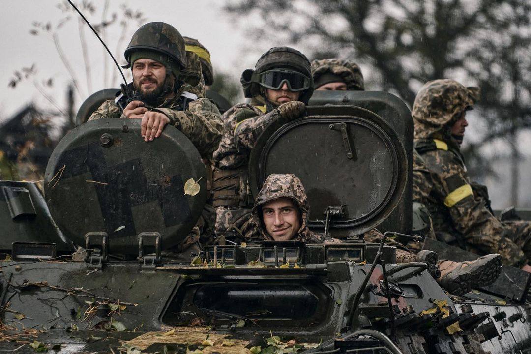 «Українські військові, які захищають усіх