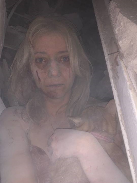 Жительница Запорожья Катерина Мельник 5 часов находилась под завалами в обнимку с котом 💔