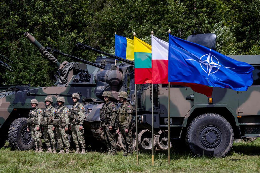 НАТО ускорит размещение 300 тыс