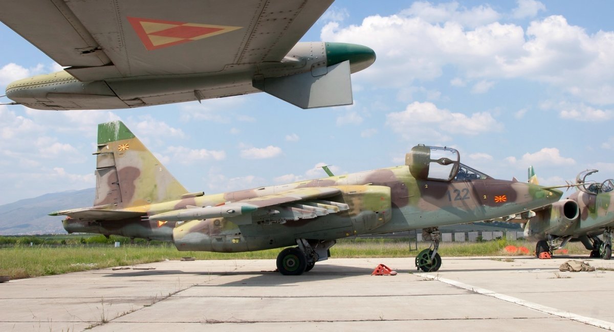 4 штурмовика Су-25 получила Украина от Северной Македонии, — Defence Express