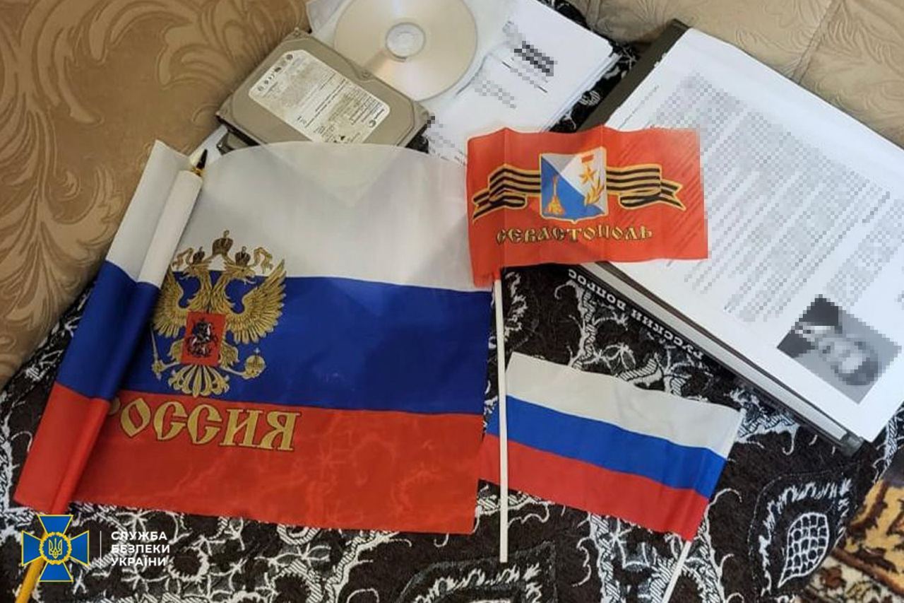 СБУ обезвредила очередную агентурную группу ФСБ, которая готовила ракетные удары по объектам Укрзализныци и подбирала кадры в администрации оккупантов