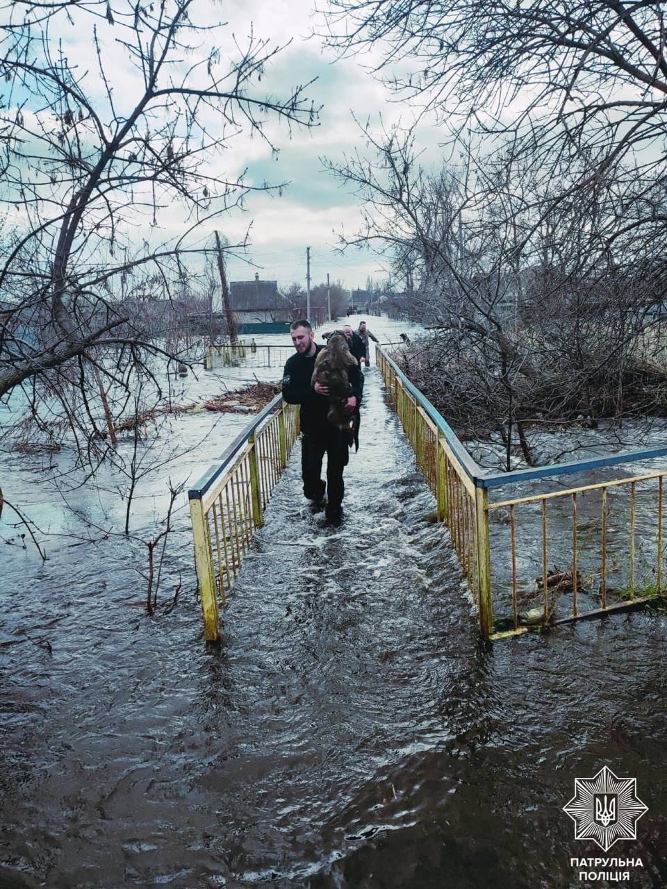 Прорыв дамбы в Краматорске: из затопленных районов эвакуировали 17 человек, в том числе двух детей