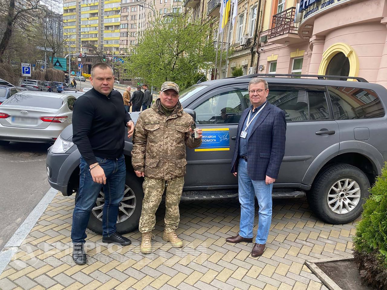 🛻 Автівка для військових: Енергоатом продовжує допомагати українським бійцям
