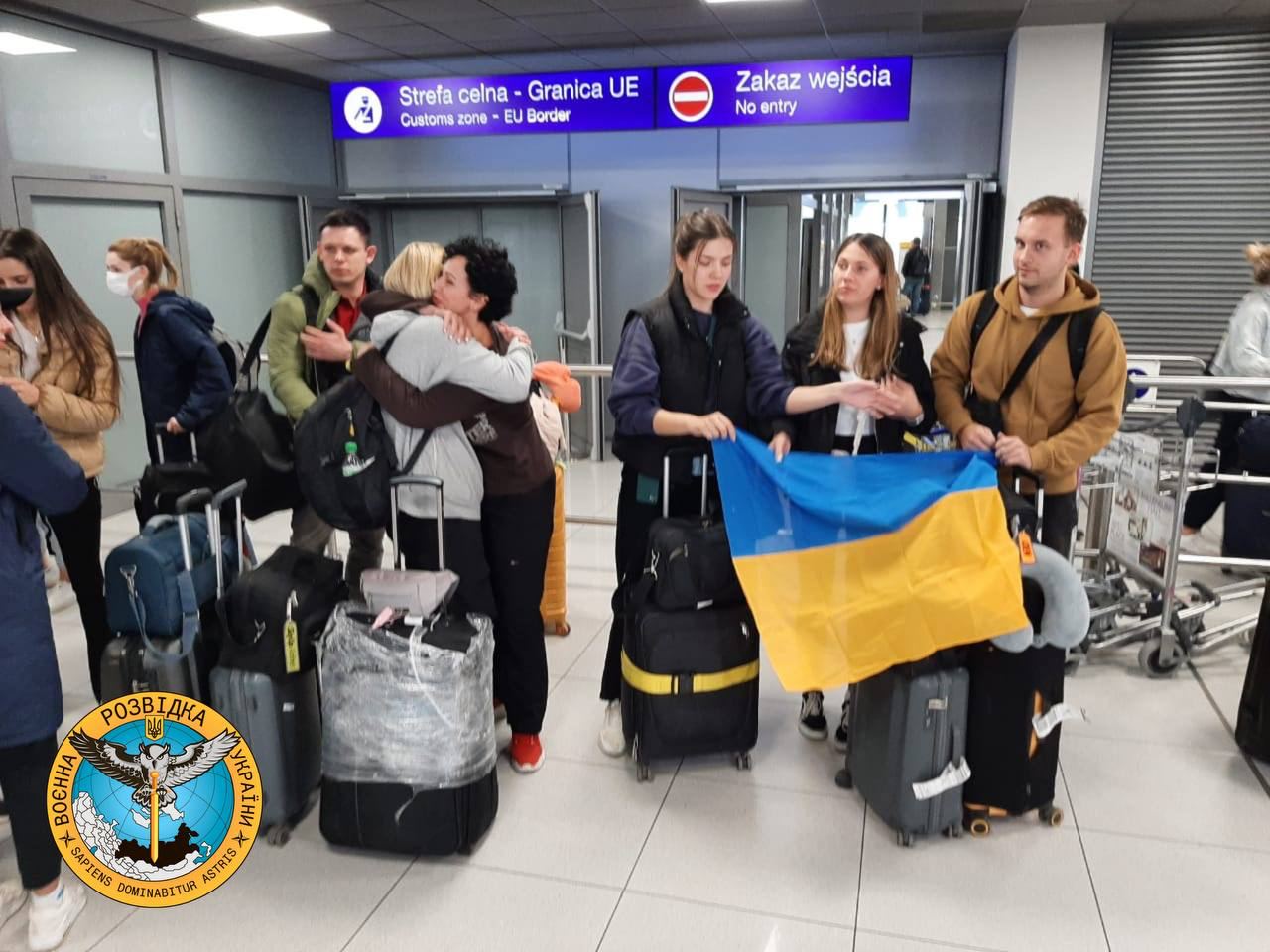 Эвакуация из Судана: 64 украинца уже в аэропорту Польши и скоро будут в Украине, сообщили в ГУР МО