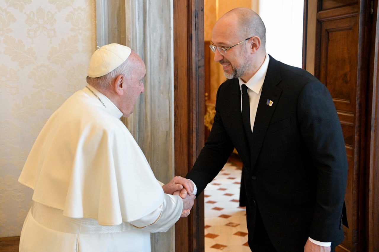 Премьер-министр Украины Денис Шмыгаль встретился в Ватикане с Его Святейшеством, Папой Франциском
