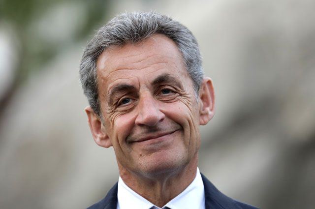 Во Франции посадили бывшего президента под домашний арест