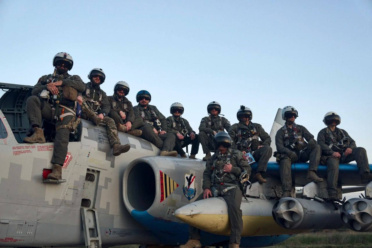 США можуть навчити українських пілотів літати на F-16 за чотири місяці замість 18
