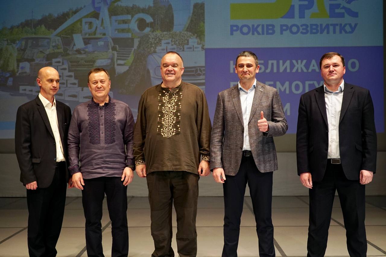 🥳 Петро Котін привітав колектив Рівненської АЕС із 50-річчям станції