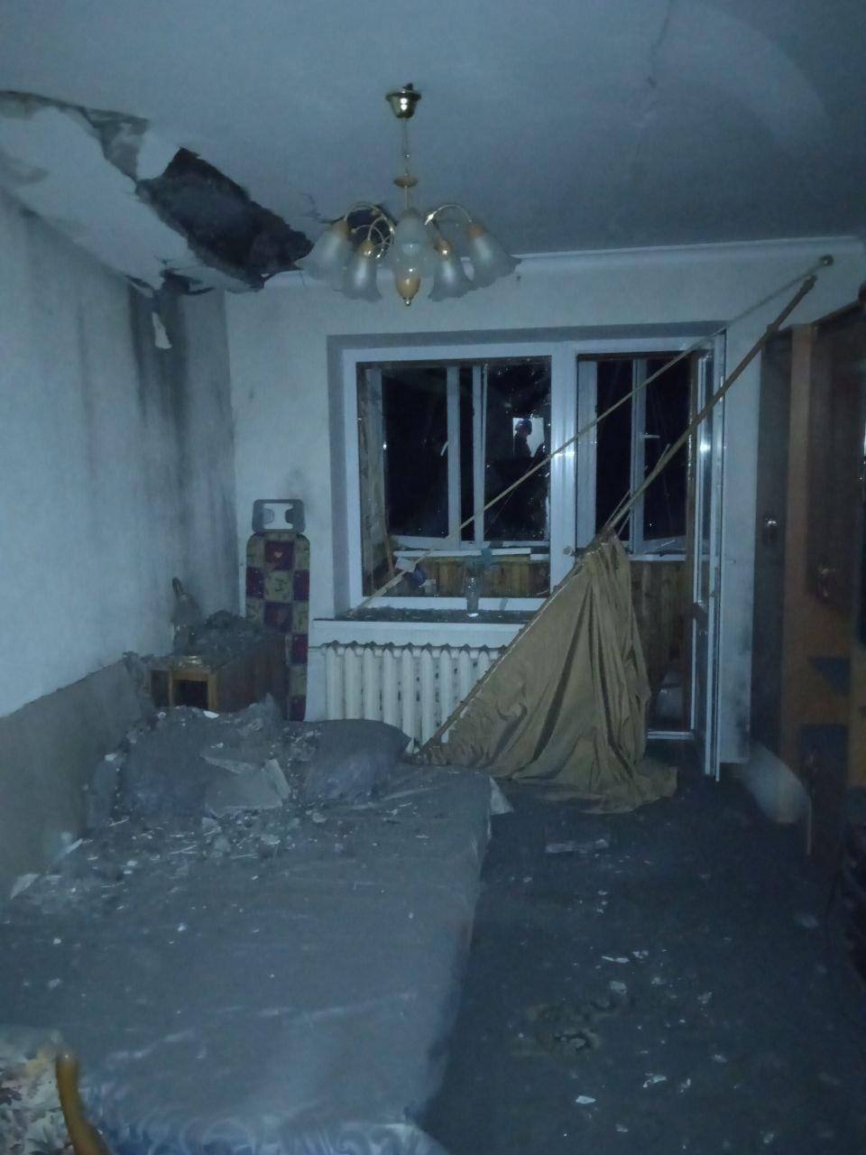Фото наслідків падіння уламків в Печерському районі Києва, – КМВА