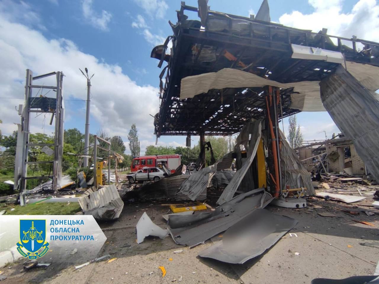 Один человек погиб, восемь получили ранения в результате авиаудара россиян по Торецку Донецкой области 