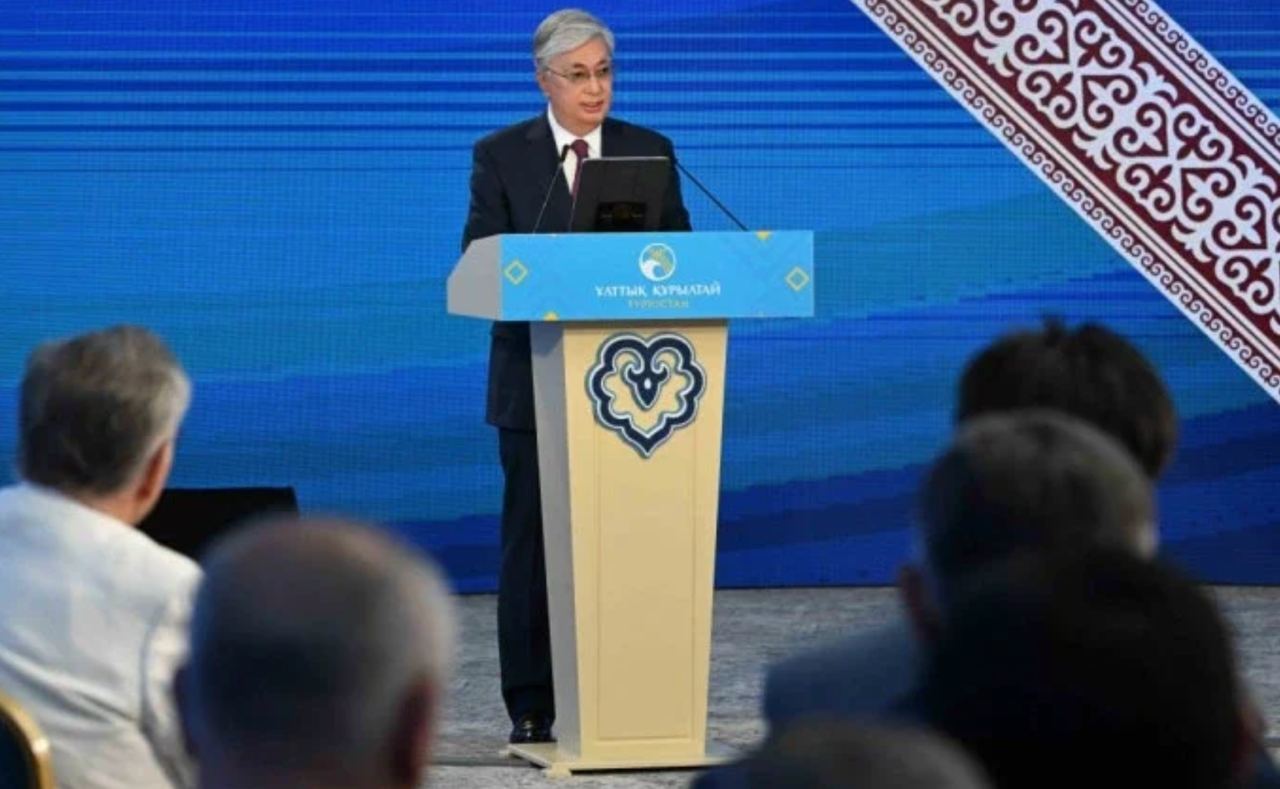 Декомунизация в Казахстане: президент страны