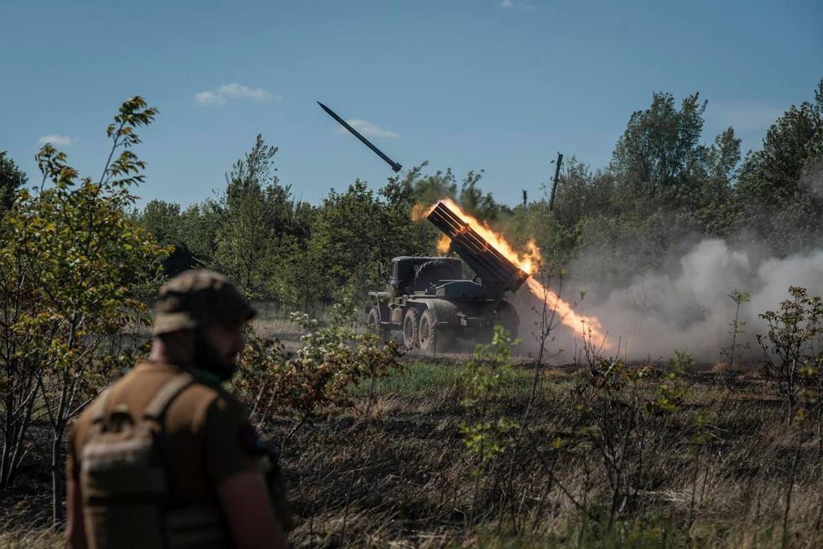 ЄС прискорить постачання зброї в Україну для підтримки контрнаступу, — Reuters