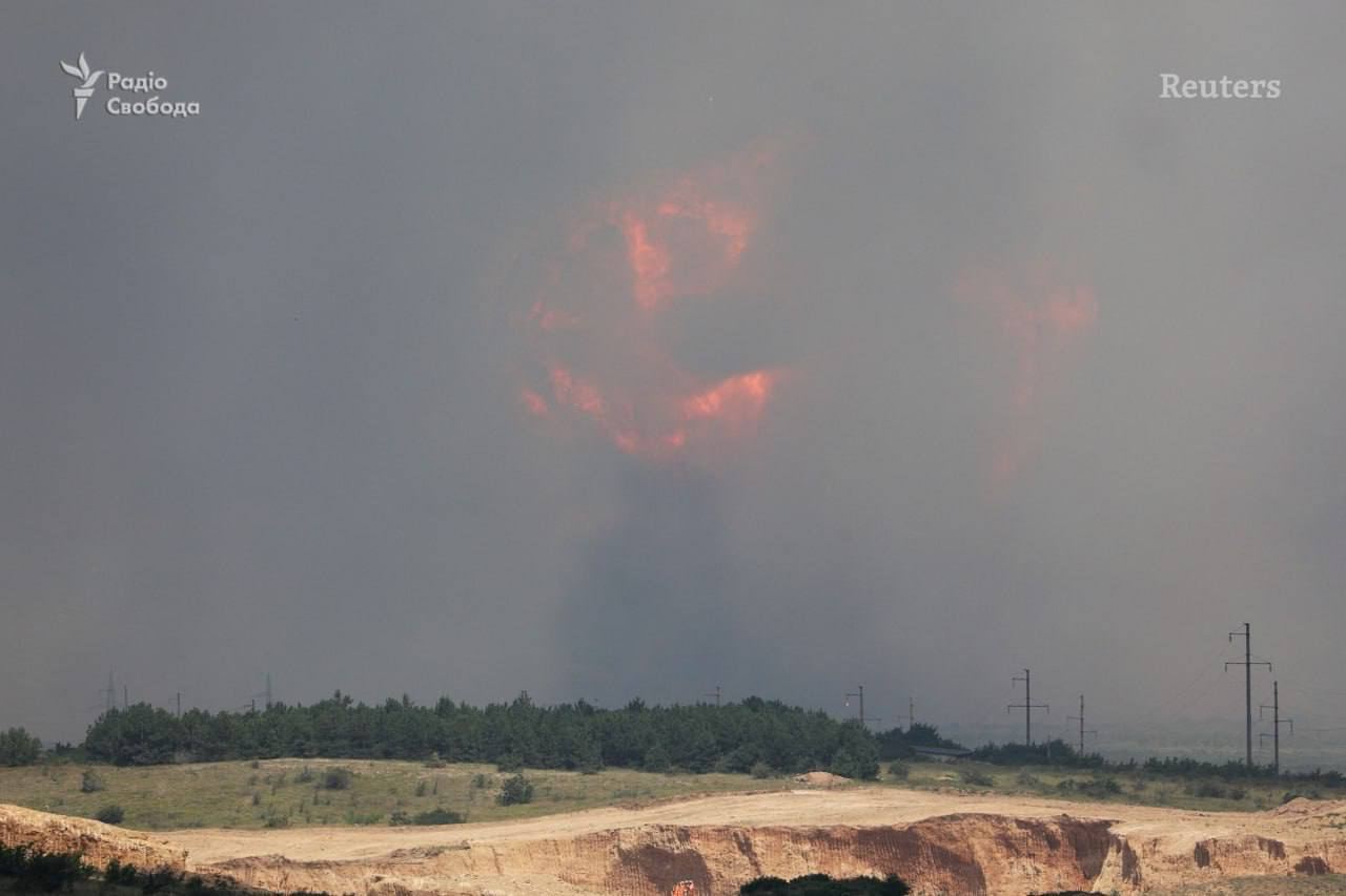 Кадри вибуху на військовому полігоні в Криму, — Reuters