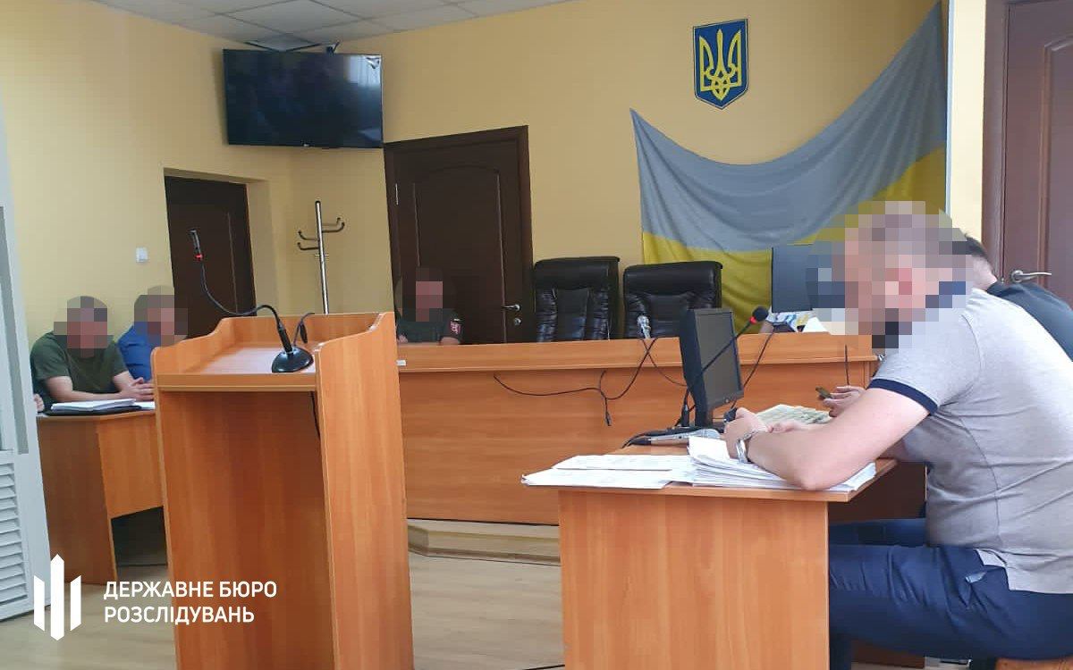 Суд помістив за ґрати керівника обласного військкомату у Рівненській області, який побив військового, — ДБР