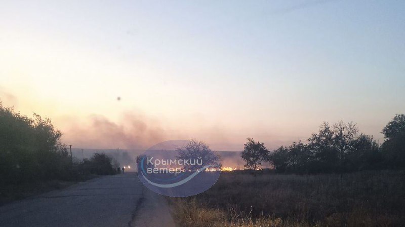 В Новоозерном во временно оккупированном Крыму сообщают о двух взрывах и прилете