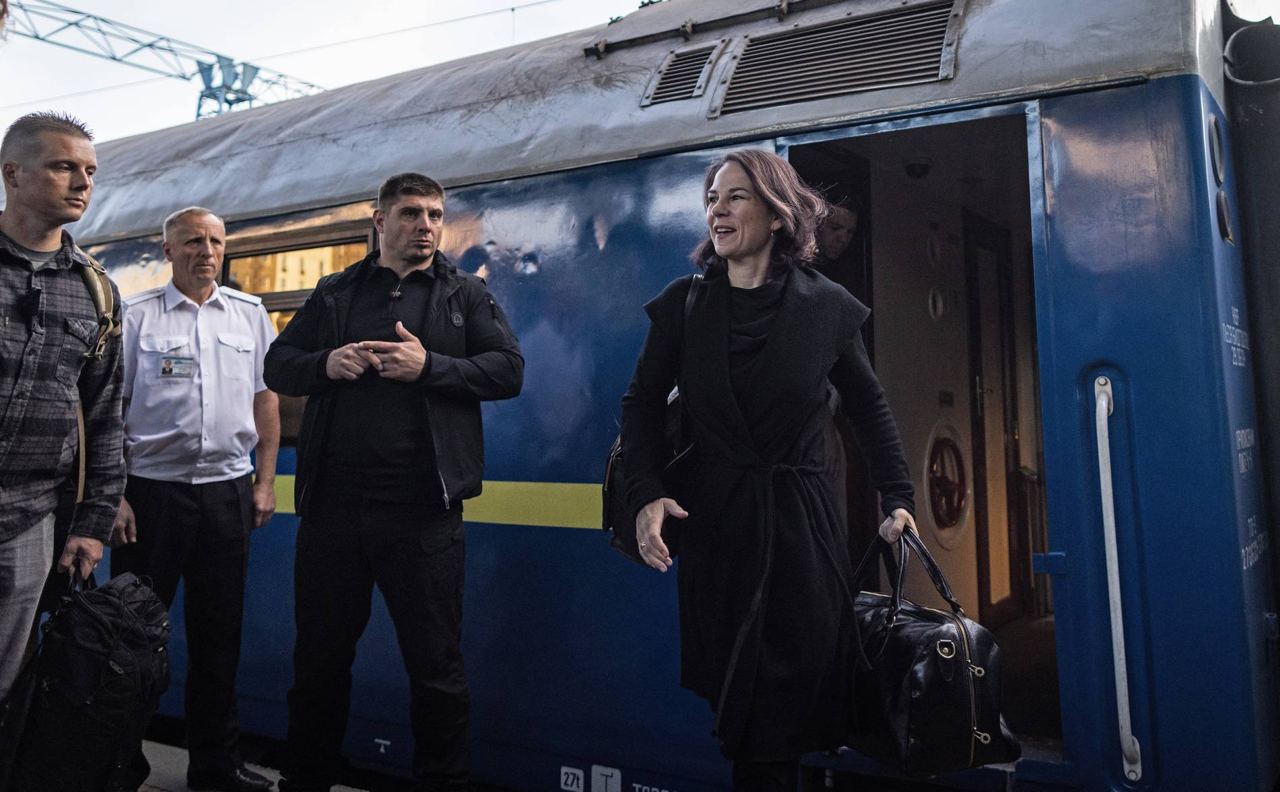 Глава МИД Германии Анналена Бербок прибыла с необъявленным визитом в Киев