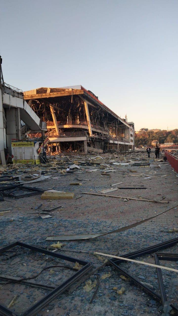 ❗️Сьогодні вночі в Одесі Росія знищила готель біля Морвокзалу