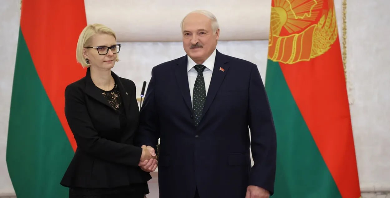 Лукашенко принял верительные грамоты от