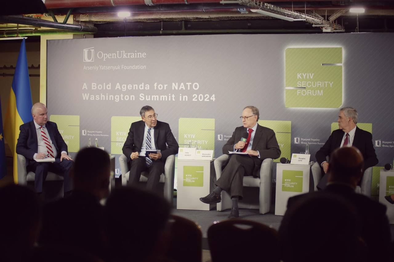 Дехто пропонує, що вступ України у НАТО можливий тільки після війни