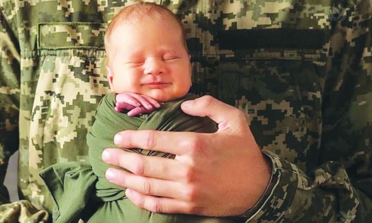 Военные смогут стать биологическими родителями,